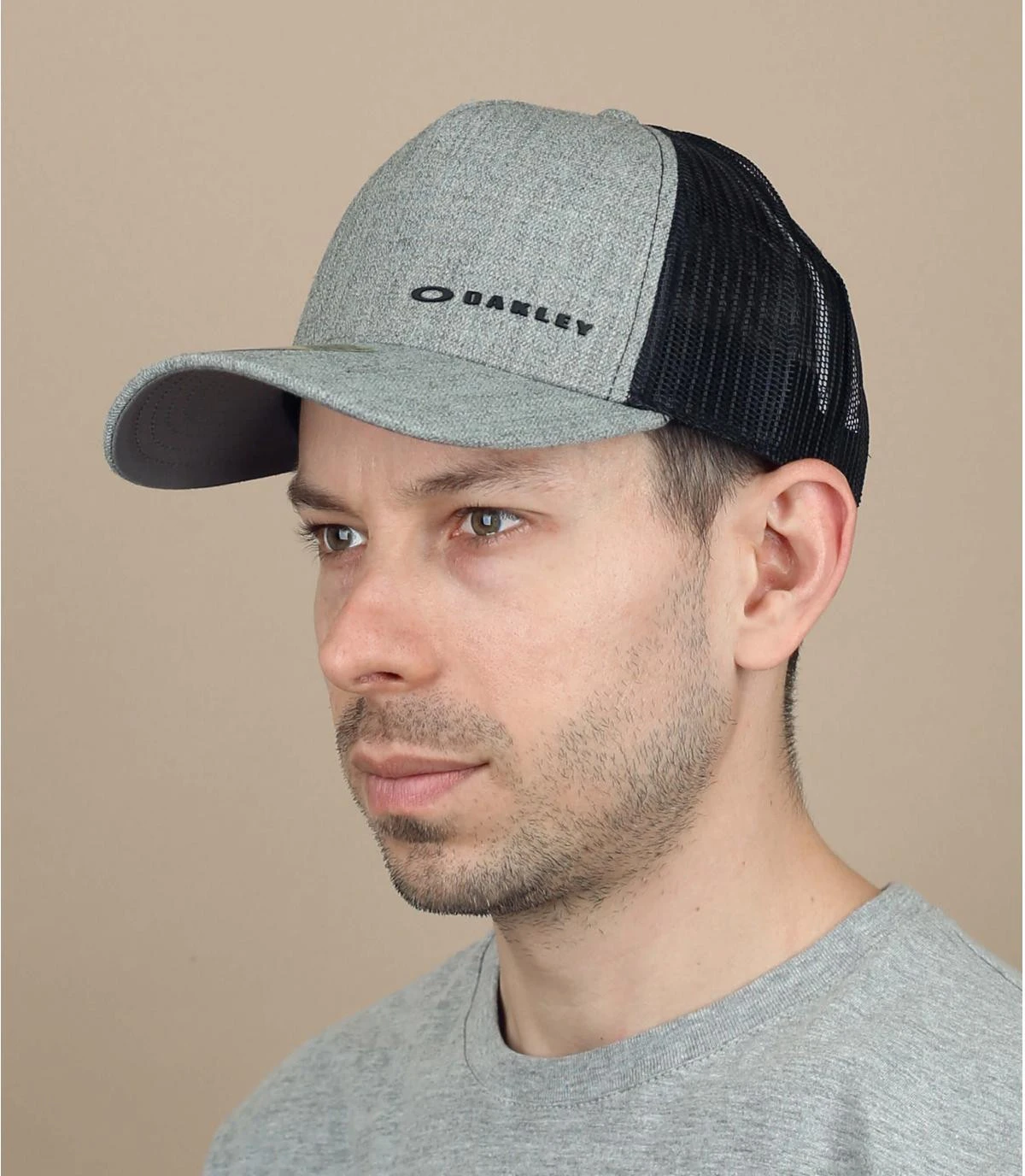 Oakley Chalten Grigio Scuro 1 Oakley Chalten Grigio Scuro