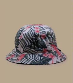 Le Coin du Chapeau -Le Coin du Chapeau coastal floral ny bucket 1